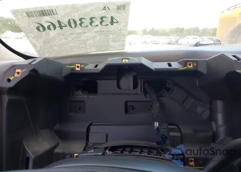 2015 Chevrolet Silverado 1500 1Lt from USA, damaged, VIN 3GCPCREC3FG477832